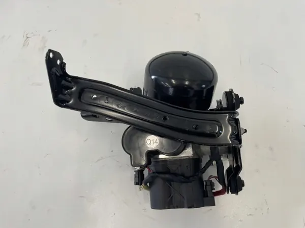 Mercedes ABC Ventilblock Pump A2213200258 Begagnad image 4