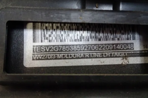 VW Taigo R-Line Jupe Latérale Gauche OEM 2G7853855C image 7
