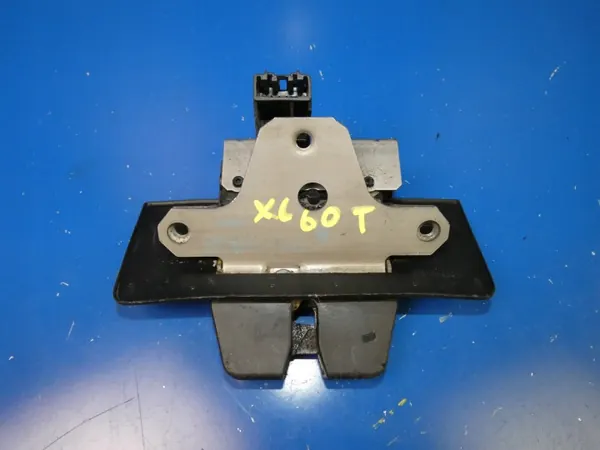 Fecho de porta-malas Volvo XC60 I OEM 31335052 image 2