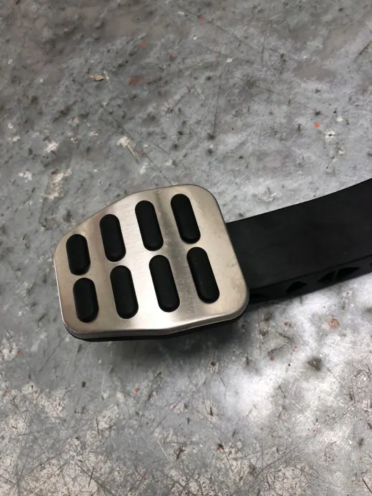 Pedal da embraiagem OEM 1K1721321D - Volkswagen OE usado image 4