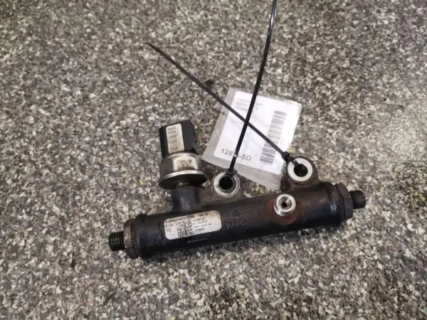 Carril inyector Jaguar X-Type Diésel OEM 4R8Q9C066AA image 2
