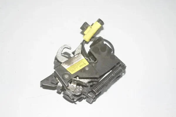 BMW motorkapslot OEM 4827418 voor 2 Active Tourer image 3