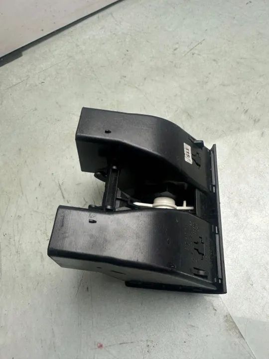 Bakre ventilationsgallret OEM 5100610001 för VW Touran I image 4