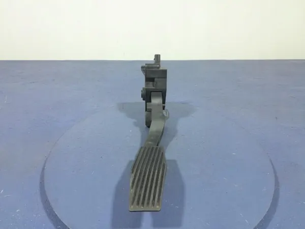 Opel Insignia B Gaspedalsensor OEM 84657611 image 2