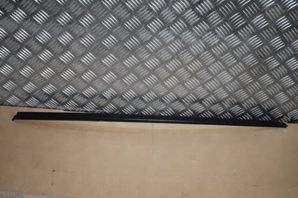 Rechter Voorruitlijst OEM 4ML854328 55 Lamborghini Urus image 2