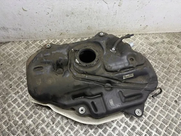 Brandstoftank Toyota Prius XW50 OEM AMD221661 image 2