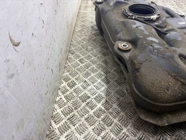 Brandstoftank Toyota Prius XW50 OEM AMD221661 image 10