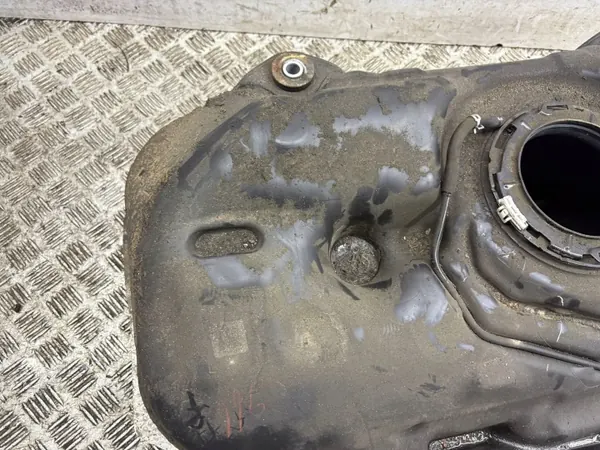 Brandstoftank Toyota Prius XW50 OEM AMD221661 image 5