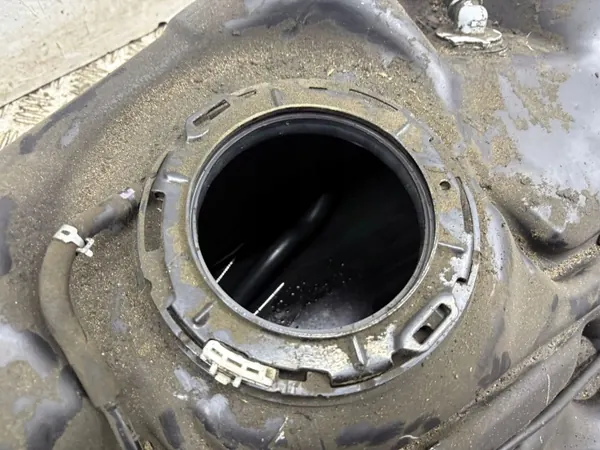 Brandstoftank Toyota Prius XW50 OEM AMD221661 image 9