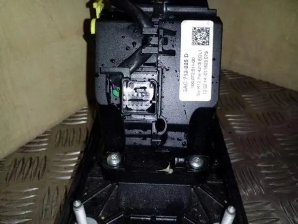 VW CC Schaltgetriebe-Mechanismus OEM 3AC713025D image 5