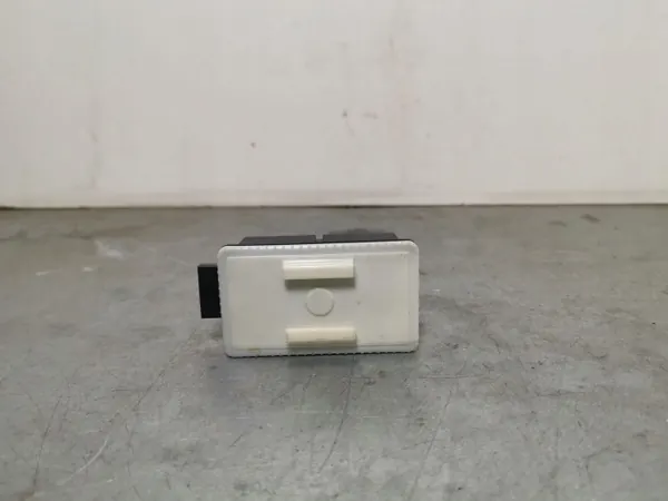 Hyundai Santa Fe 2017 Controllers OEM FBZ15512 image 2