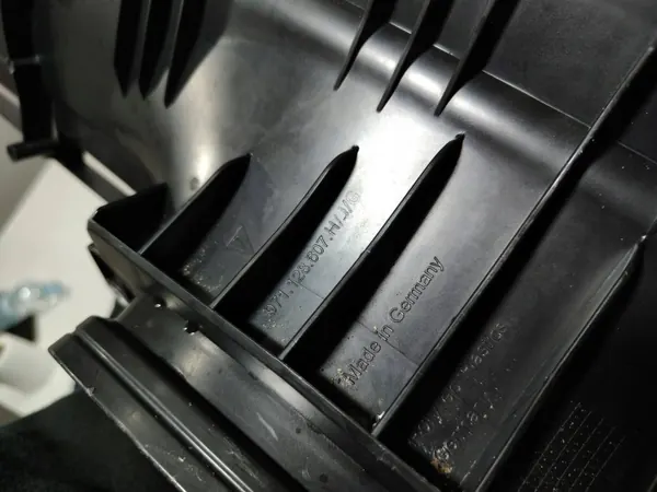 Porsche Panamera 971 Luftfilterabdeckung OEM 971128607H image 6