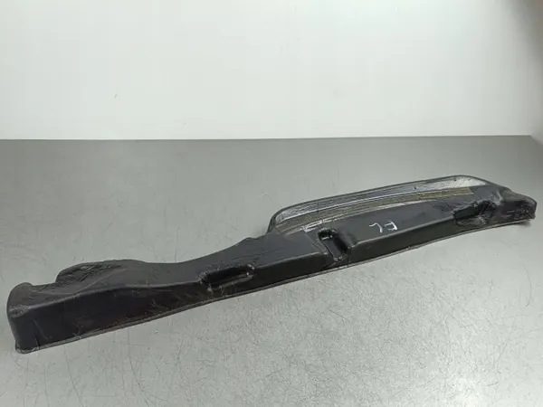 Para-lamas Kia Stinger OEM 841323S000 - Usado image 2