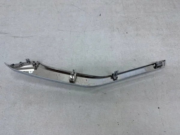 Moldura Cromada Direita para Para-choque Dianteiro Mitsubishi Eclipse Cross image 2