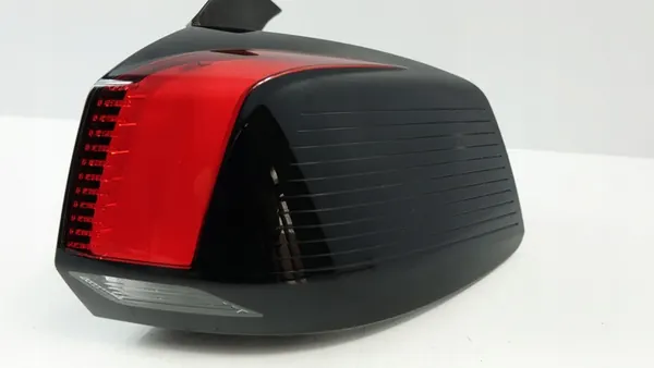 PEUGEOT 5008 II Luz Trasera Derecha image 2