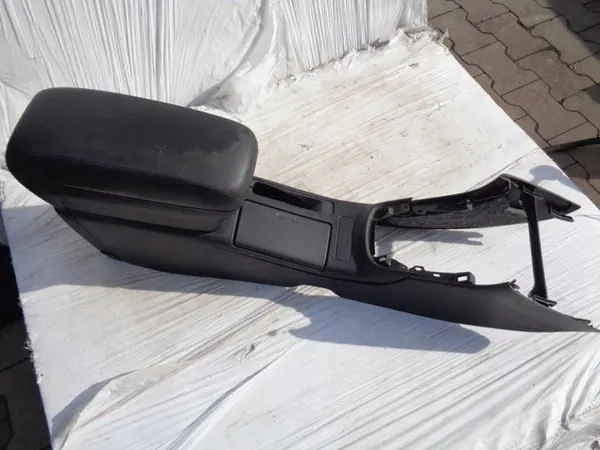 Toyota Avensis T25 mittkonsol armstöd OEM MO-1617-322 image 8