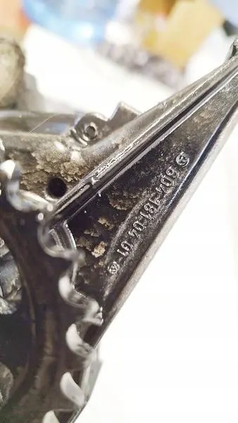 Bomba de óleo Mercedes-Benz OEM r1111810220 C-Class image 3