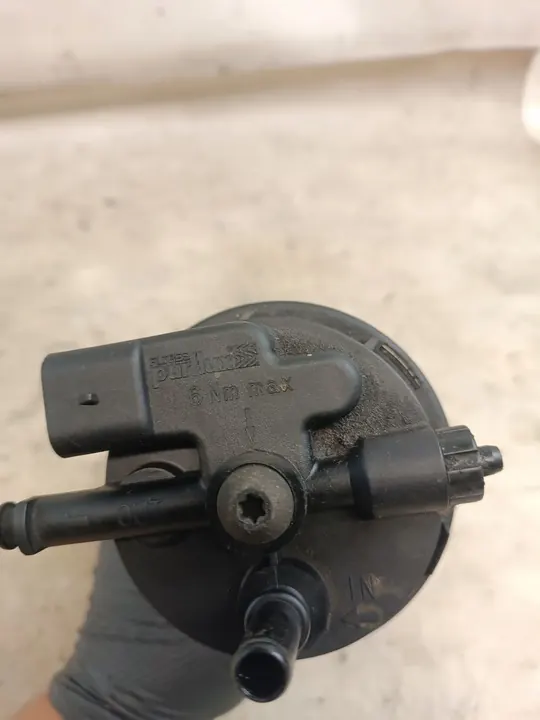 Renault OE 8200416950 Polttoainesuodattimen Kotelo image 3