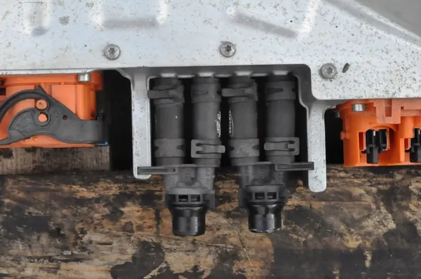 Batería Land Rover OEM L8D2-10B759-AD Usada image 6