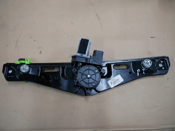 BMW E84 X1 Achterruitregelaar OEM 7268340 image 2