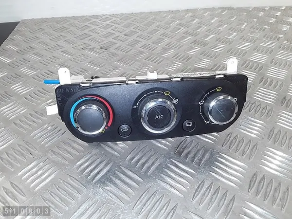 Renault Captur AC-ohjausmoduuli OEM 272704701R image 2
