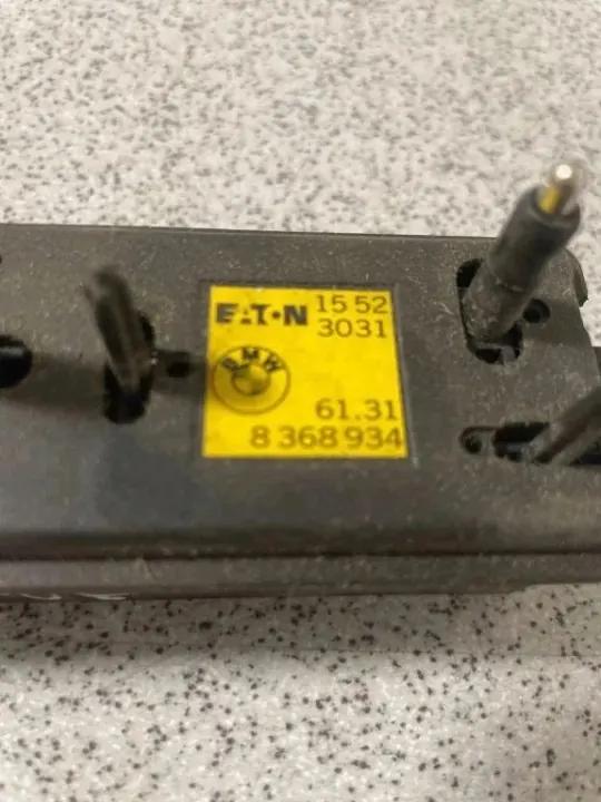 Moteur siège avant droit OEM 61318368934 BMW 5 image 3