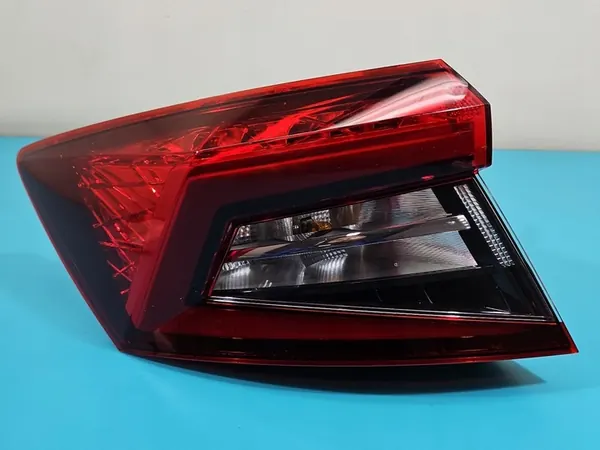 Luz Trasera Izquierda Skoda Karoq 17-21 OEM 57A945207 image 3