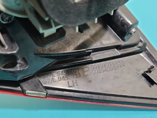 Luz Trasera Izquierda Skoda Karoq 17-21 OEM 57A945207 image 5