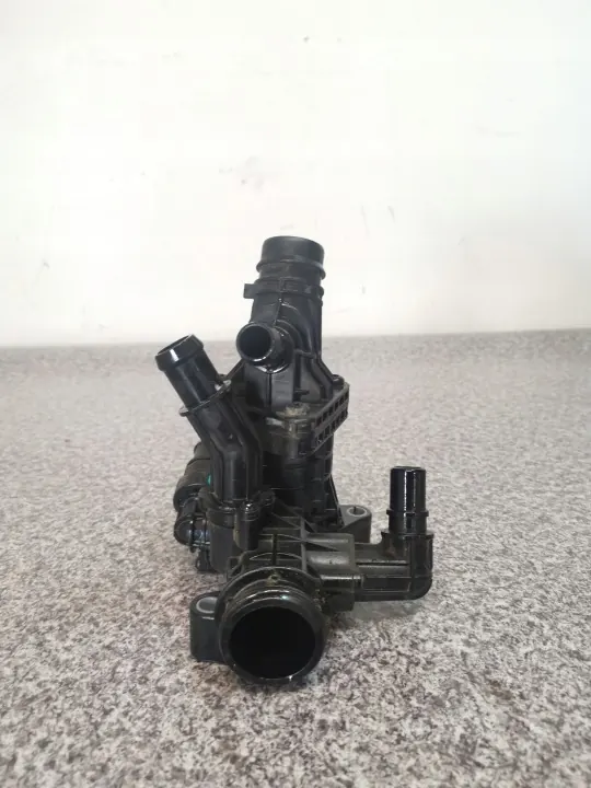 Carcasa termostato OEM 25611-2R000 para Hyundai Santa Fe image 3