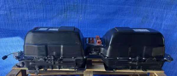 Batterie hybride DS OEM 9856257680 - État utilisé image 2