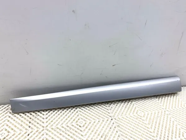 OEM 808776304R Moldura Porta Dianteira Esquerda - Renault Megane III image 2