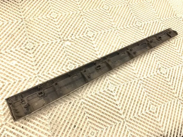 OEM 808776304R Moldura Porta Dianteira Esquerda - Renault Megane III image 3