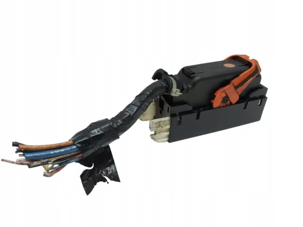ABS-pumpun liitin OEM 4670A561 Mitsubishi image 2