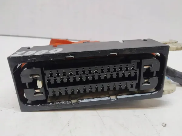 ABS-pumpun liitin OEM 4670A561 Mitsubishi image 3
