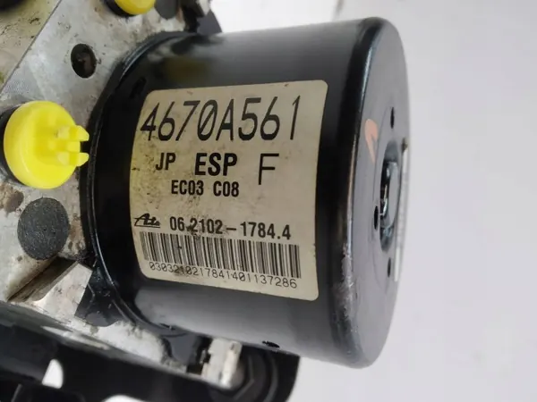 ABS-pumpun liitin OEM 4670A561 Mitsubishi image 5