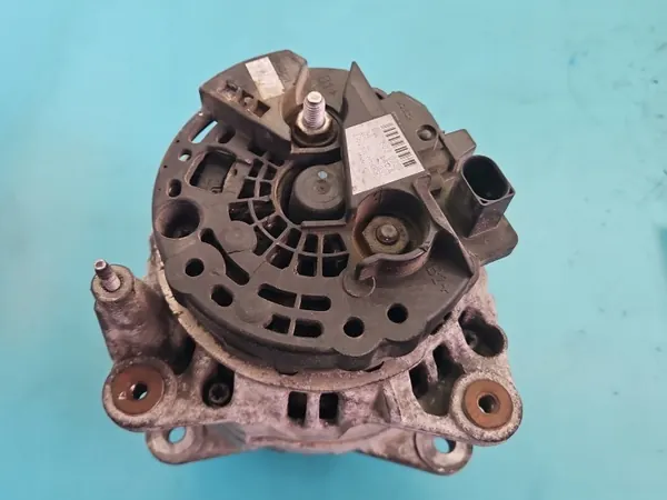 Alternador VW Touran I 1.9 TDI 06F903023F image 4