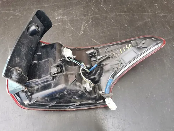 Luz Trasera Izquierda Mitsubishi Outlander III 2015–2022 OE image 4