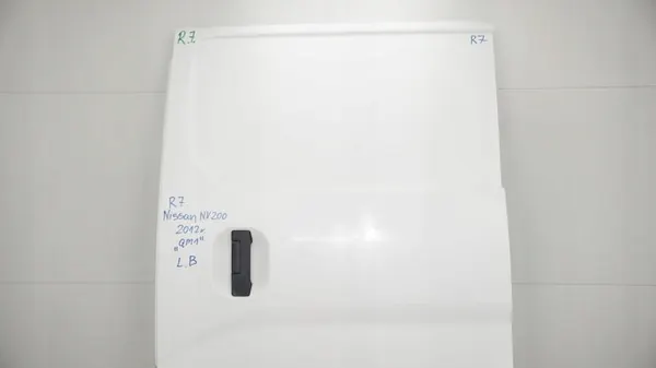 Puerta Trasera Izquierda OEM 360189223 para Nissan NV200 2009 image 3