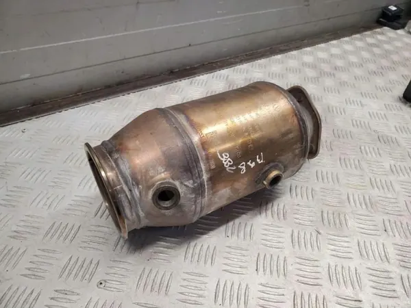 Audi OE Katalysator 8W0131703AC - Begagnad image 5