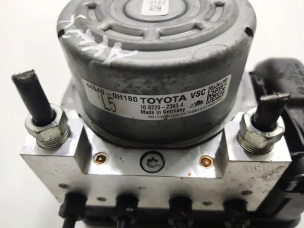 Pompe ABS OEM 44540-0H180 pour Toyota Aygo X image 6