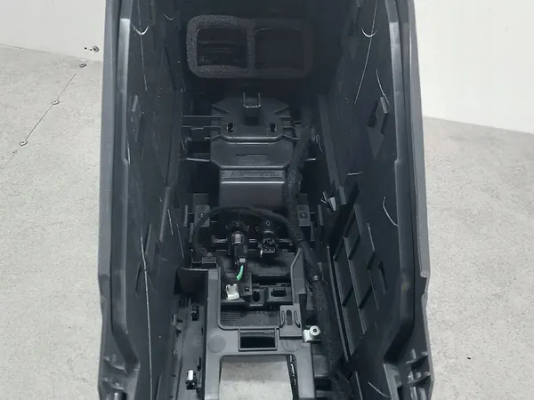 Túnel de Console Central Peugeot 508 2014-2020 OEM image 8