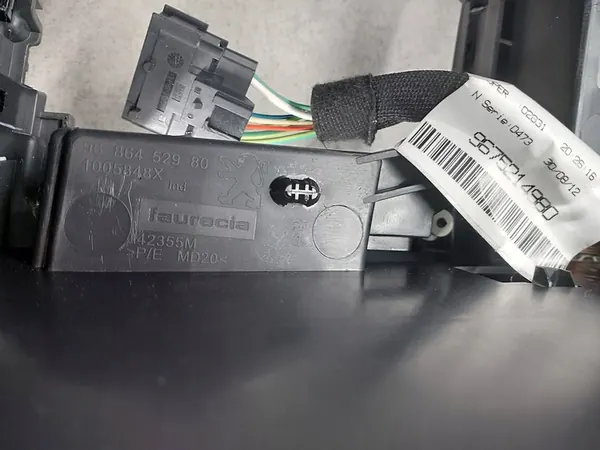 Túnel de Console Central Peugeot 508 2014-2020 OEM image 9