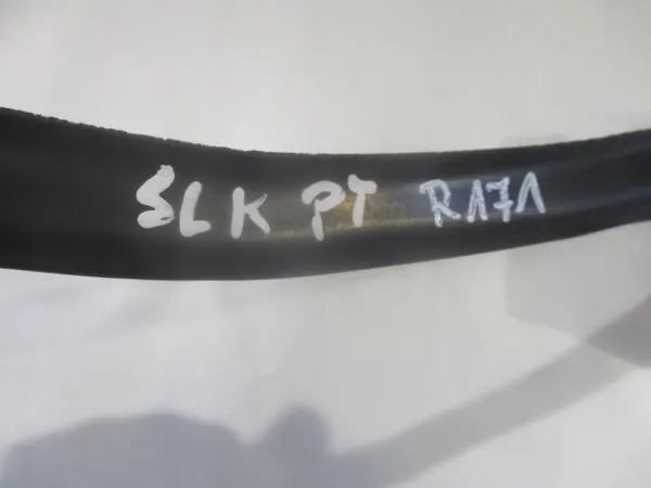Junta de puerta trasera derecha OEM COE751 Mercedes SLK R171 image 9