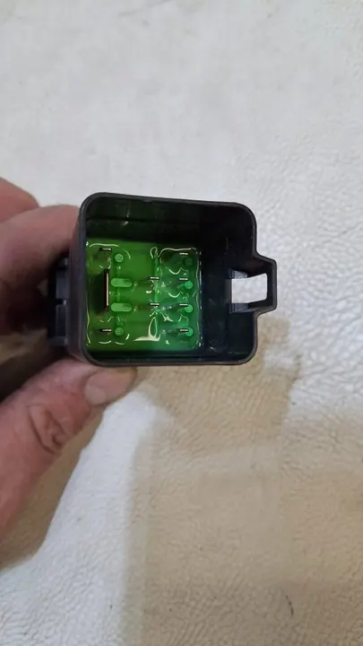 Käynnistysrele VW Skoda Seat Audi 04L907281B image 2