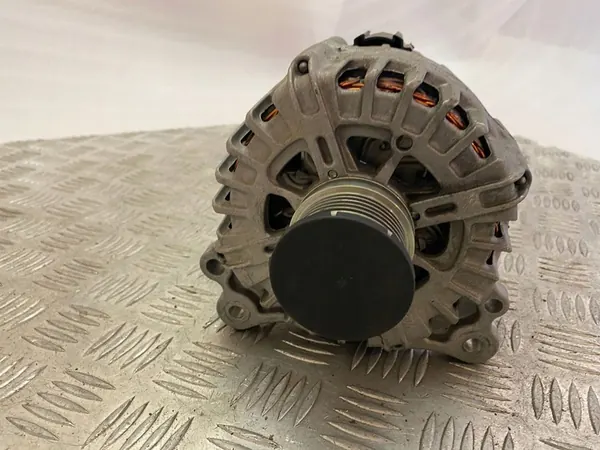 Audi A6 S6 C7 4G Generaattori 04L903017C image 3