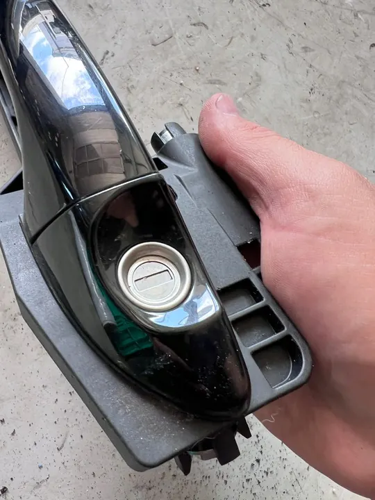 Vasemman etuoven kahva HYUNDAI I20 II OEM image 2