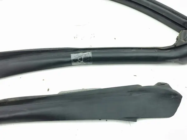 Raamrubber Nissan 350Z 2004 Coupé OEM AMD222114 image 6