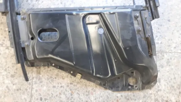 Marco puerta trasera derecha Audi 80 Sedán OEM image 3