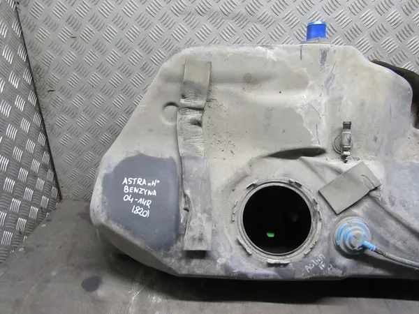 Réservoir de carburant Opel Astra H 04-14 13224309 image 2