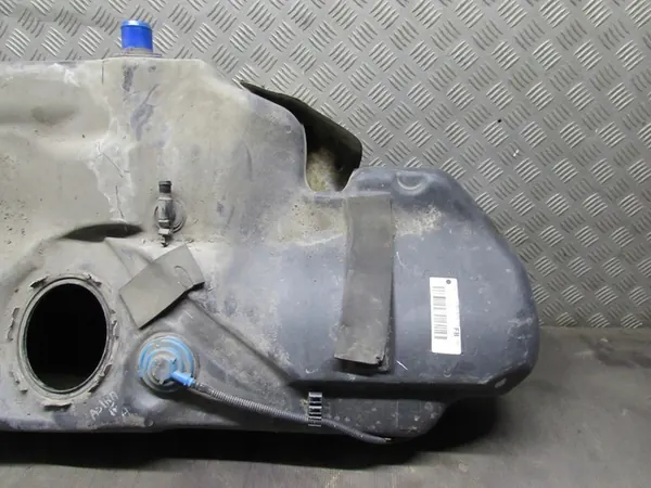 Réservoir de carburant Opel Astra H 04-14 13224309 image 4